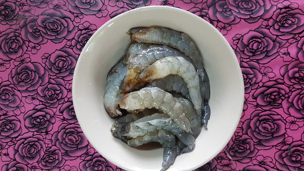 กุ้งทอดกระเทียมพริกไทย 